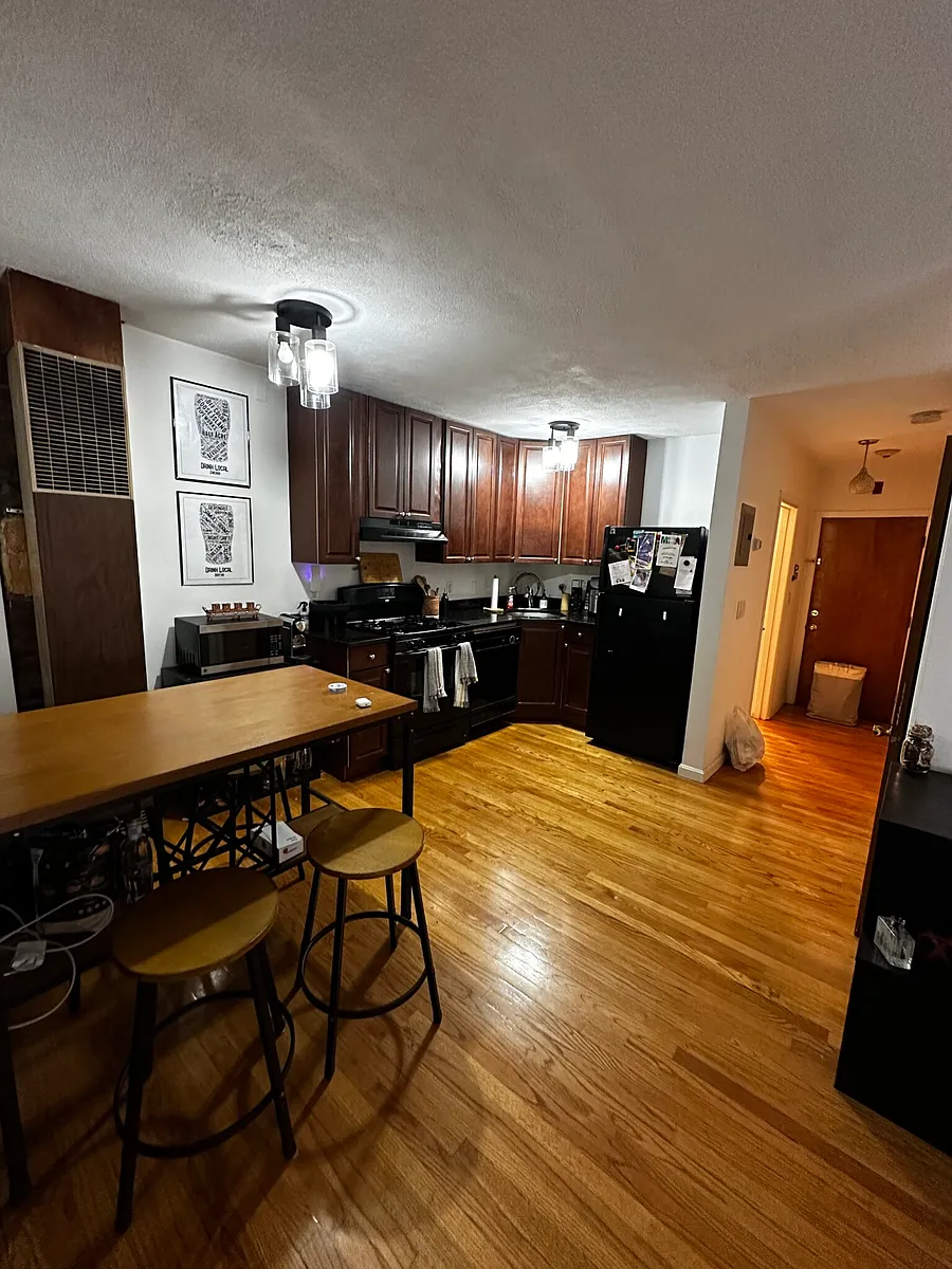 Building Photo - 145 Endicott St #3