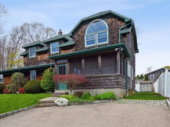 25 Wanda St #B, Narragansett, RI 02882