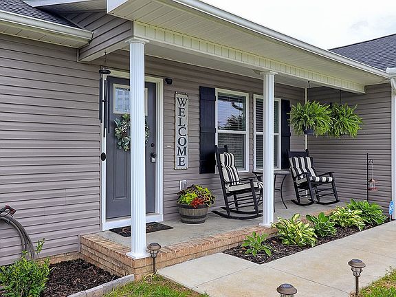 4th image of 111 Heritage Hills Ln