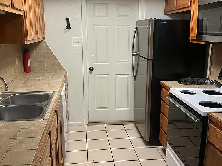 3639 La Paz Dr — Photo 2