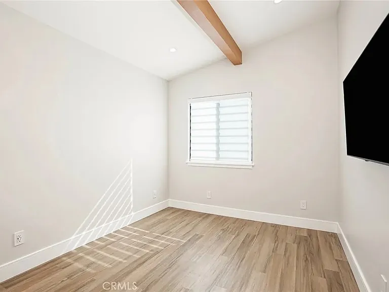 264 Barbara Ave — Photo 12