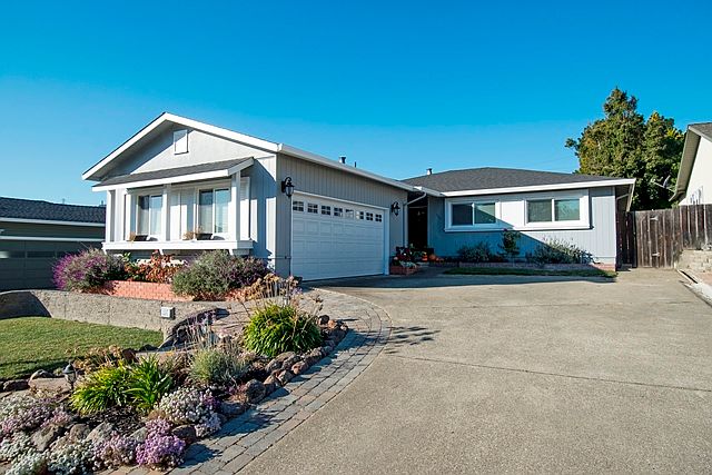 1st image of 1137 Vermont Way