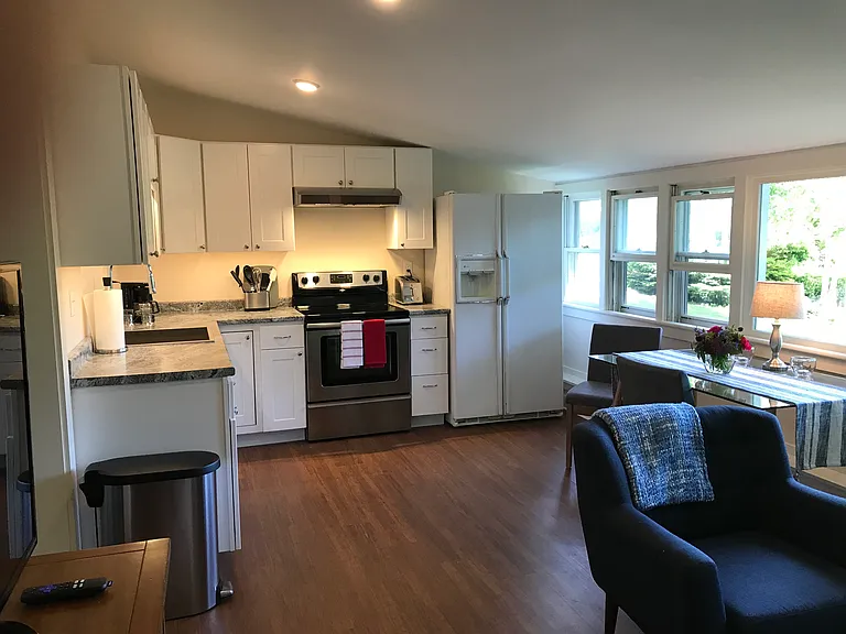 144 Russell Ave — Photo 5