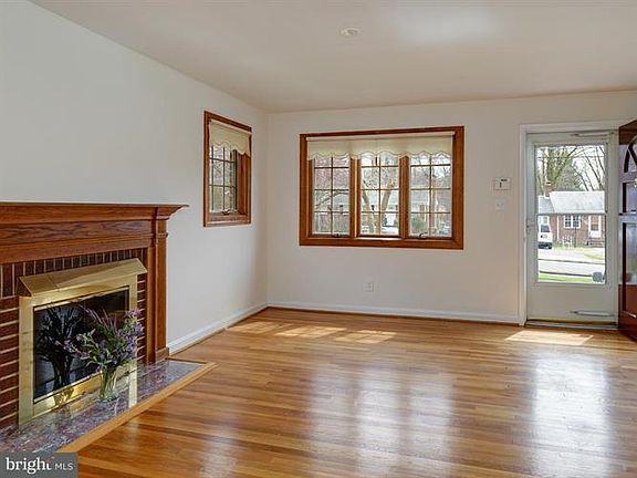5th image of 3238 Nealon Dr