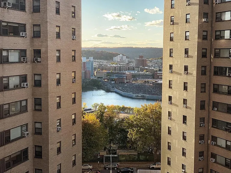 9 Fordham Hill Oval — Photo 9