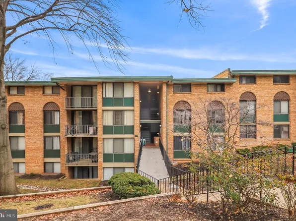 519 N Armistead St APT 102, Alexandria, VA 22312