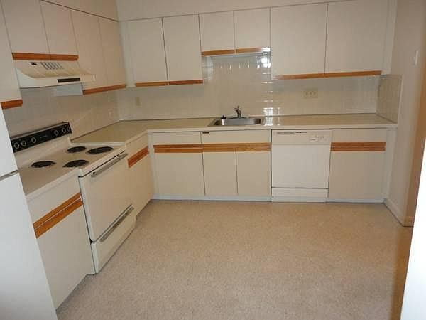 2nd image of 101 Lexington St