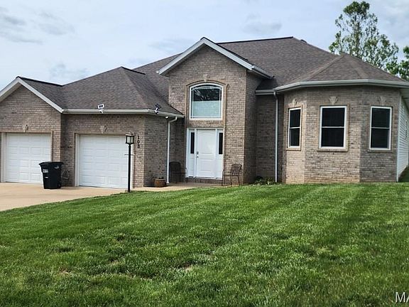 2nd image of 103 Cedar Ct