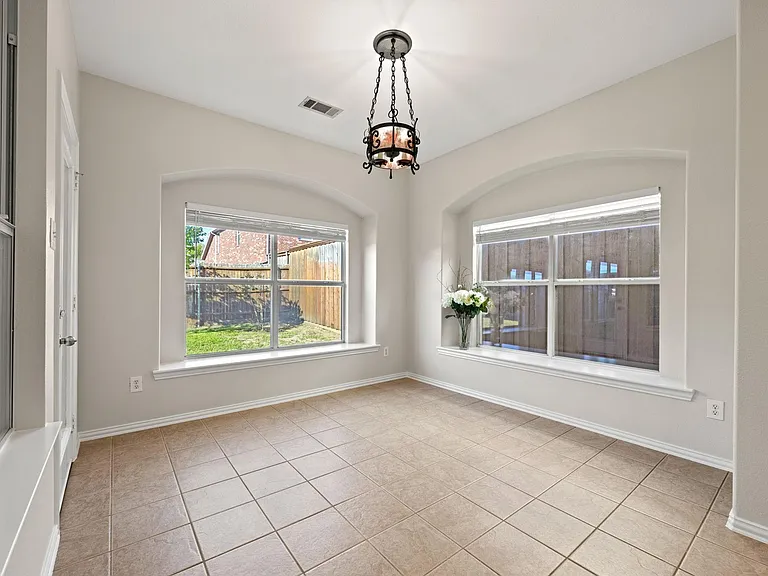 14710 Crystal Lake Dr — Photo 13