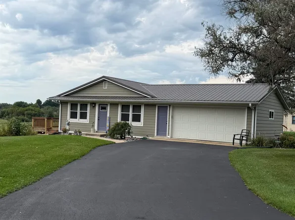N7541 Sandhill Crane Ct, Portage, WI 53901