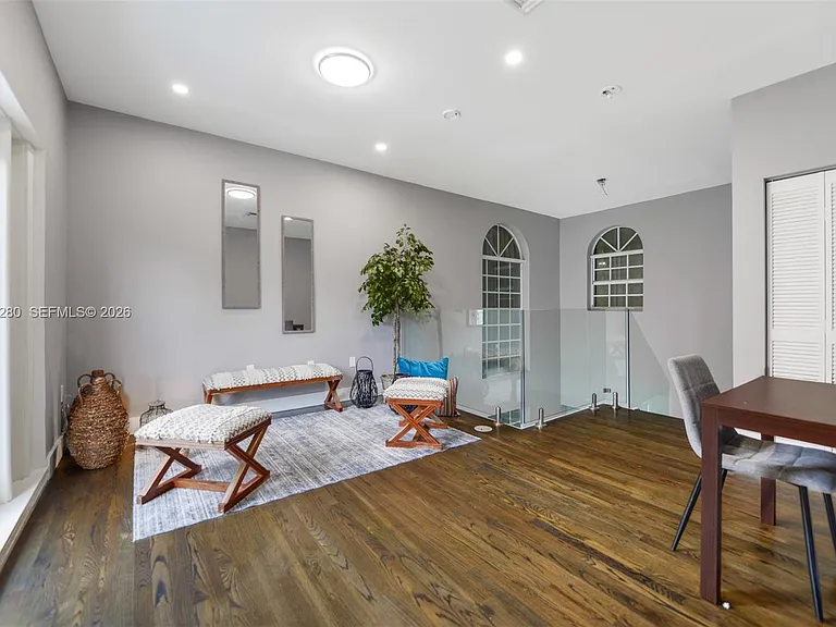 1209 NE 96th St — Photo 13
