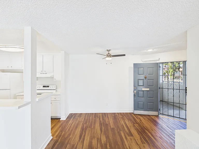 Available Apartment in North Park — Photo 39