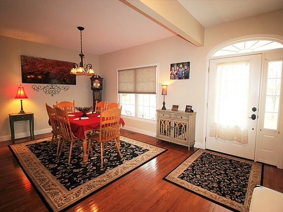2nd image of 2730 Thoroughbred Cir