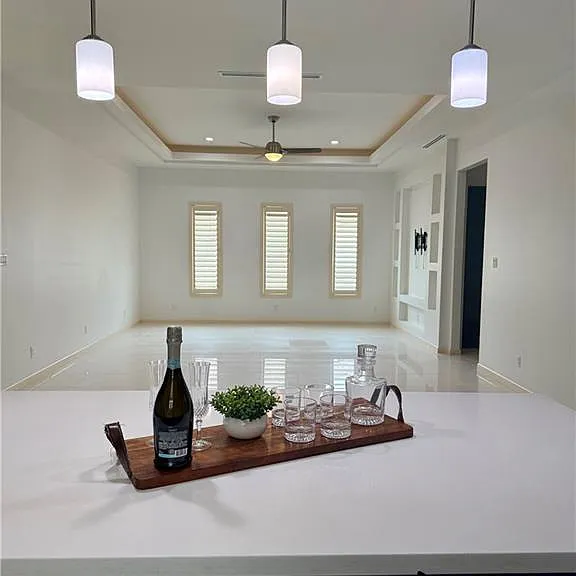 2818 Esmeralda St — Photo 12