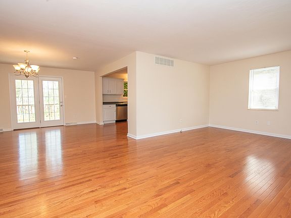3rd image of 808 Kaylyn Dr