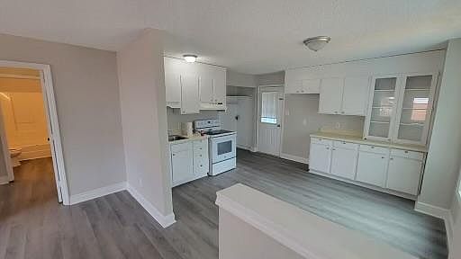 2nd image of 329 Alexander St