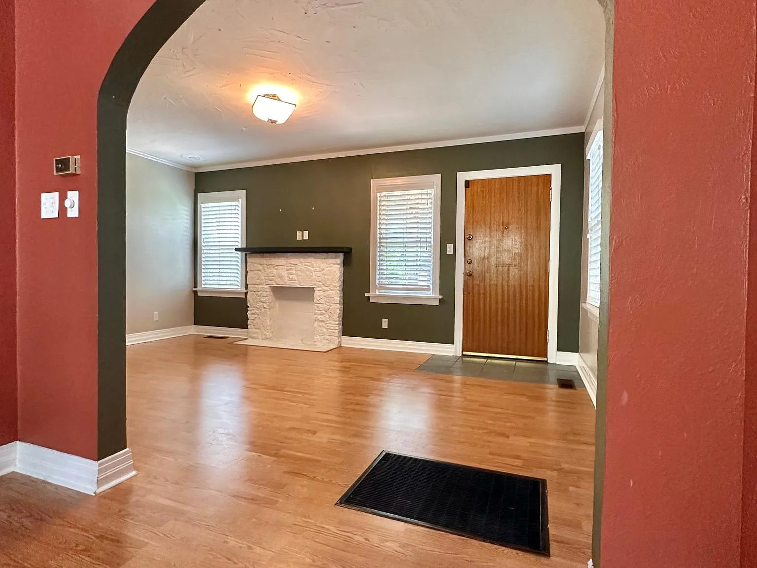 2 bed, 904 sqft, $1,500 — Photo 2