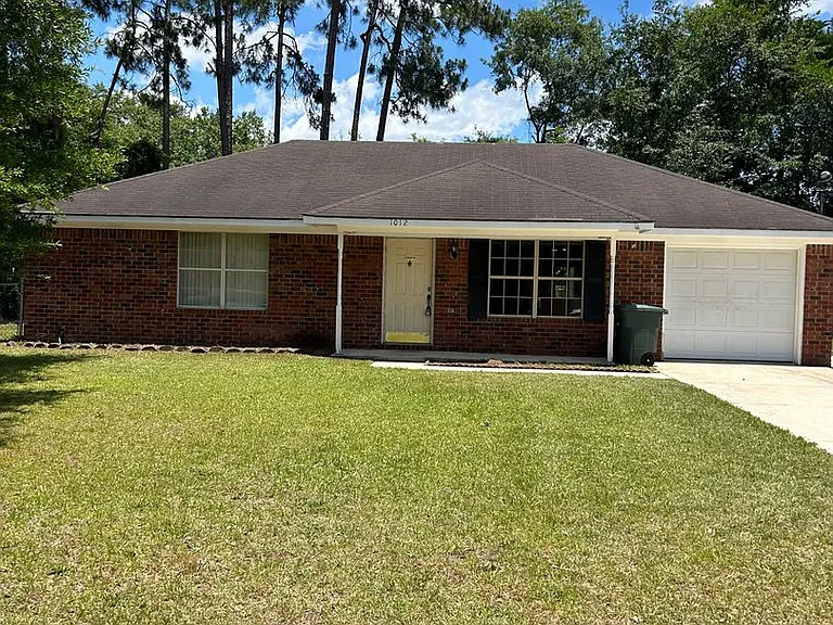 1012 Farr Ct — Photo 3