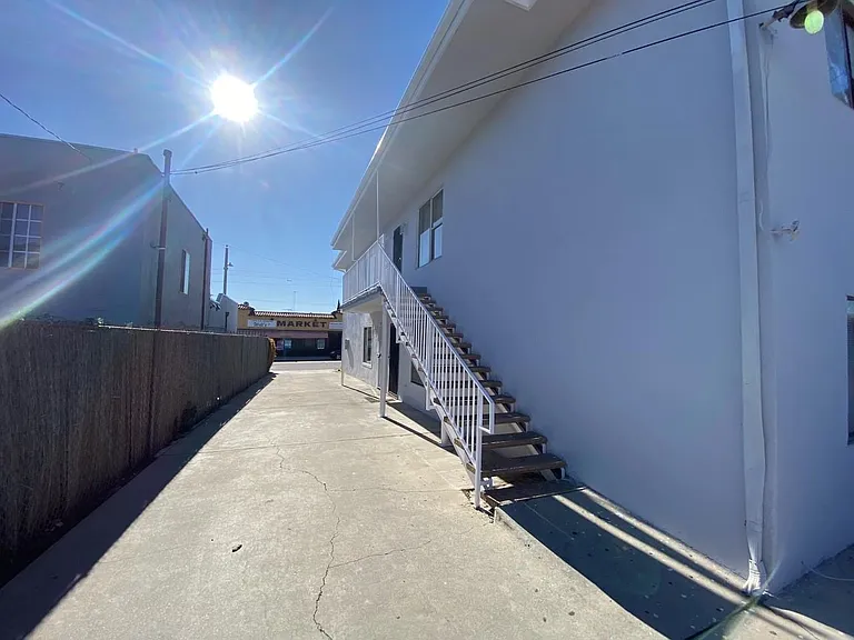 1057 E Hyde Park Blvd #A — Photo 19