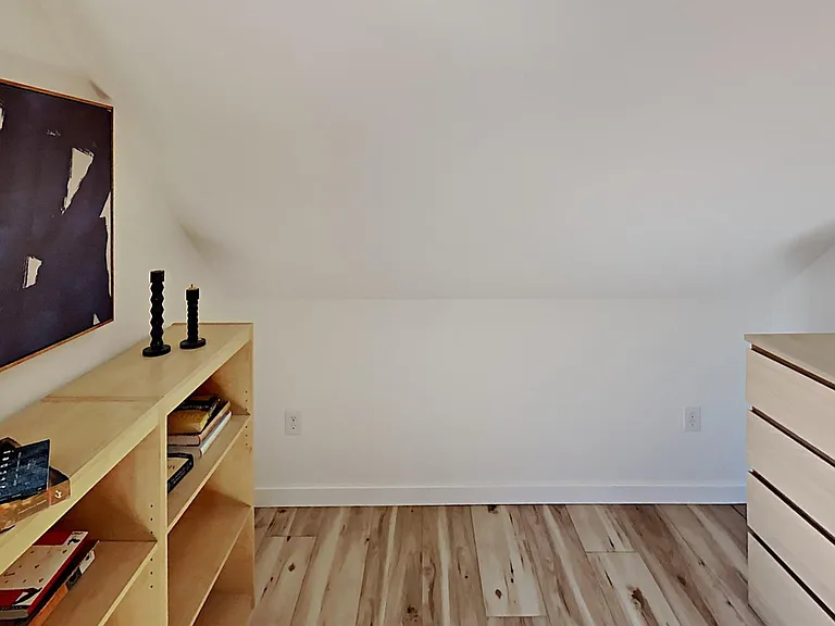 15 Bates St — Photo 16