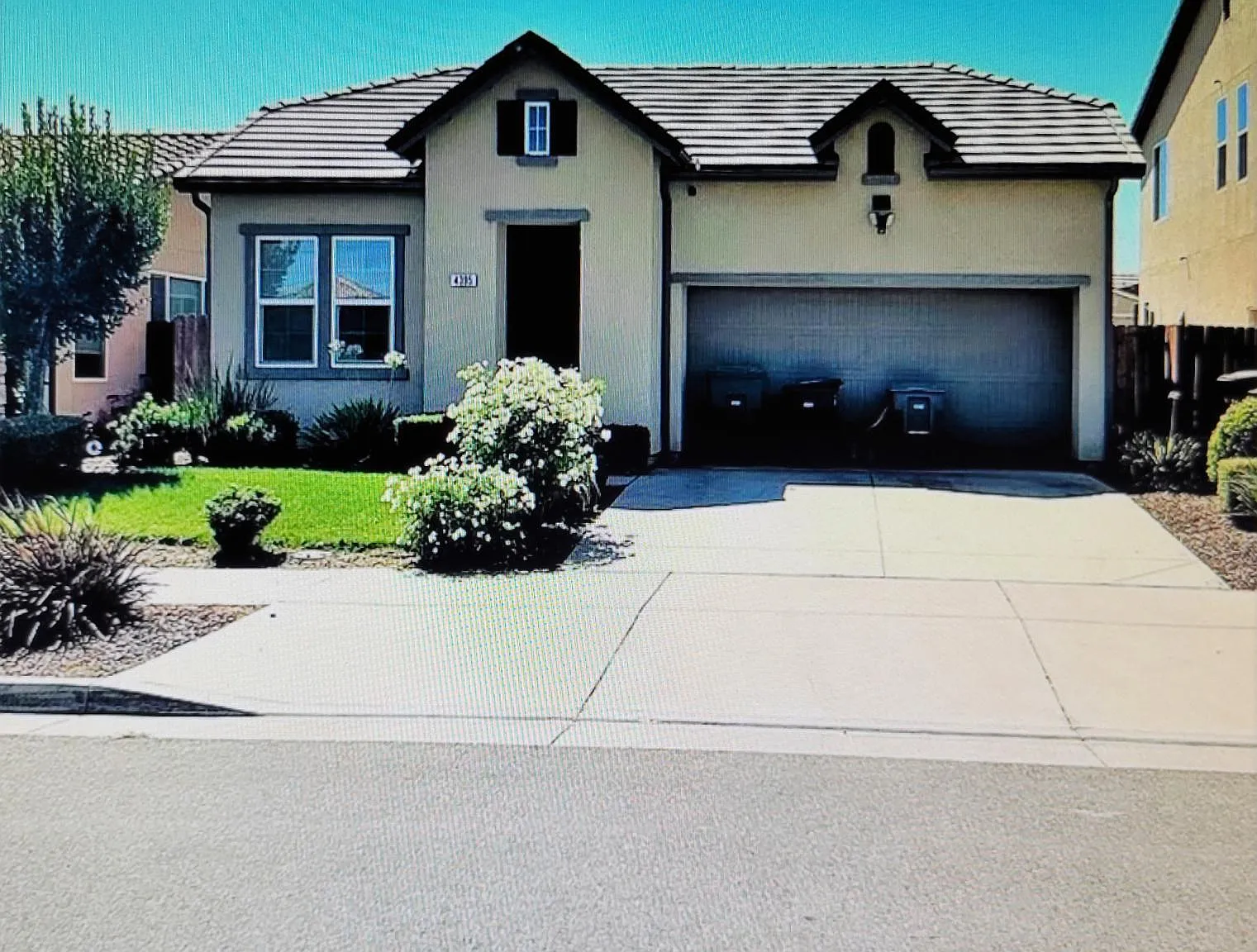4395 Strathmore Pl — Photo 1
