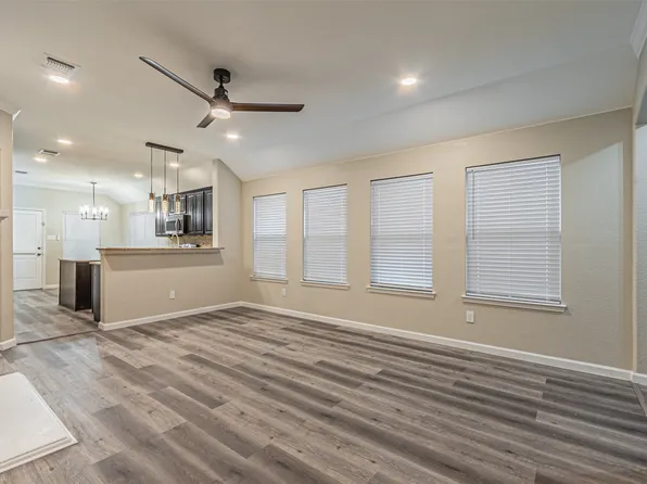 9124 Stewart St, Aubrey, TX 76227