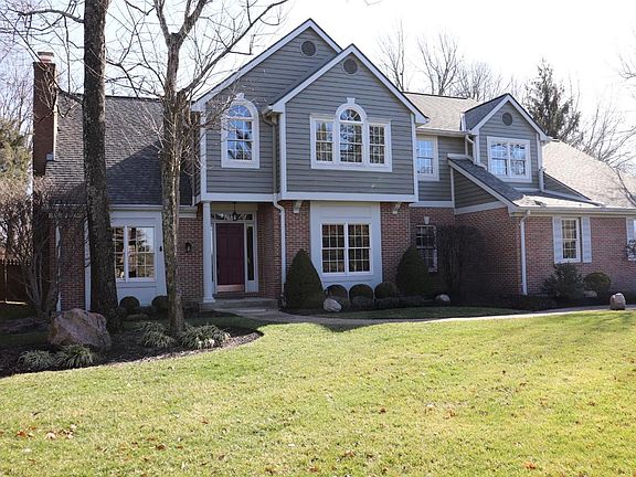 2nd image of 100 Pheasantlake Dr