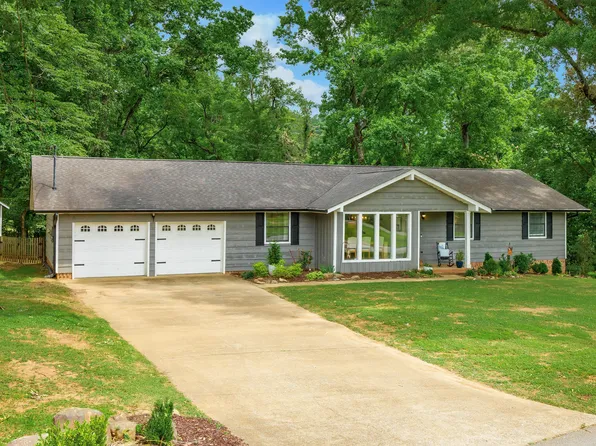 3350 Oak Burr Dr, Chattanooga, TN 37419