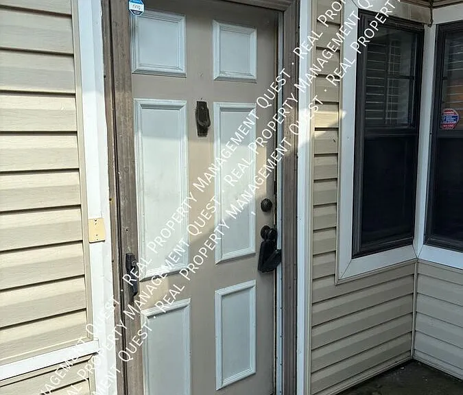 2402 Sunflower Dr — Photo 3