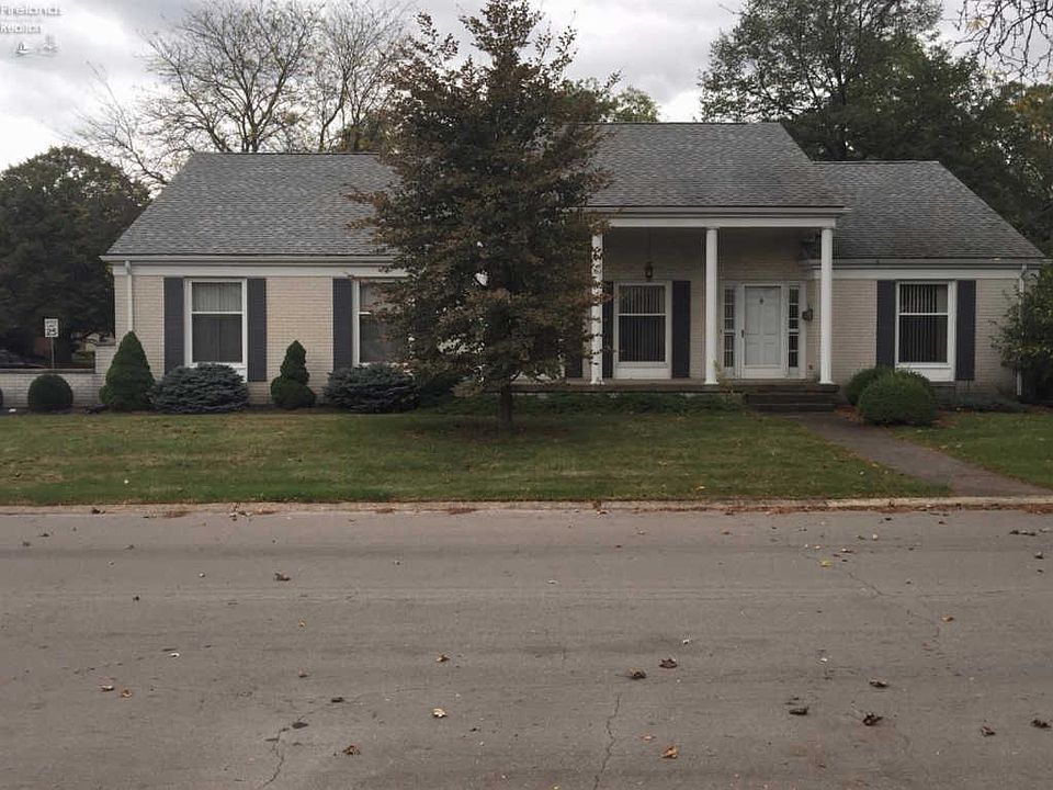 1st image of 418 N Beverly Dr