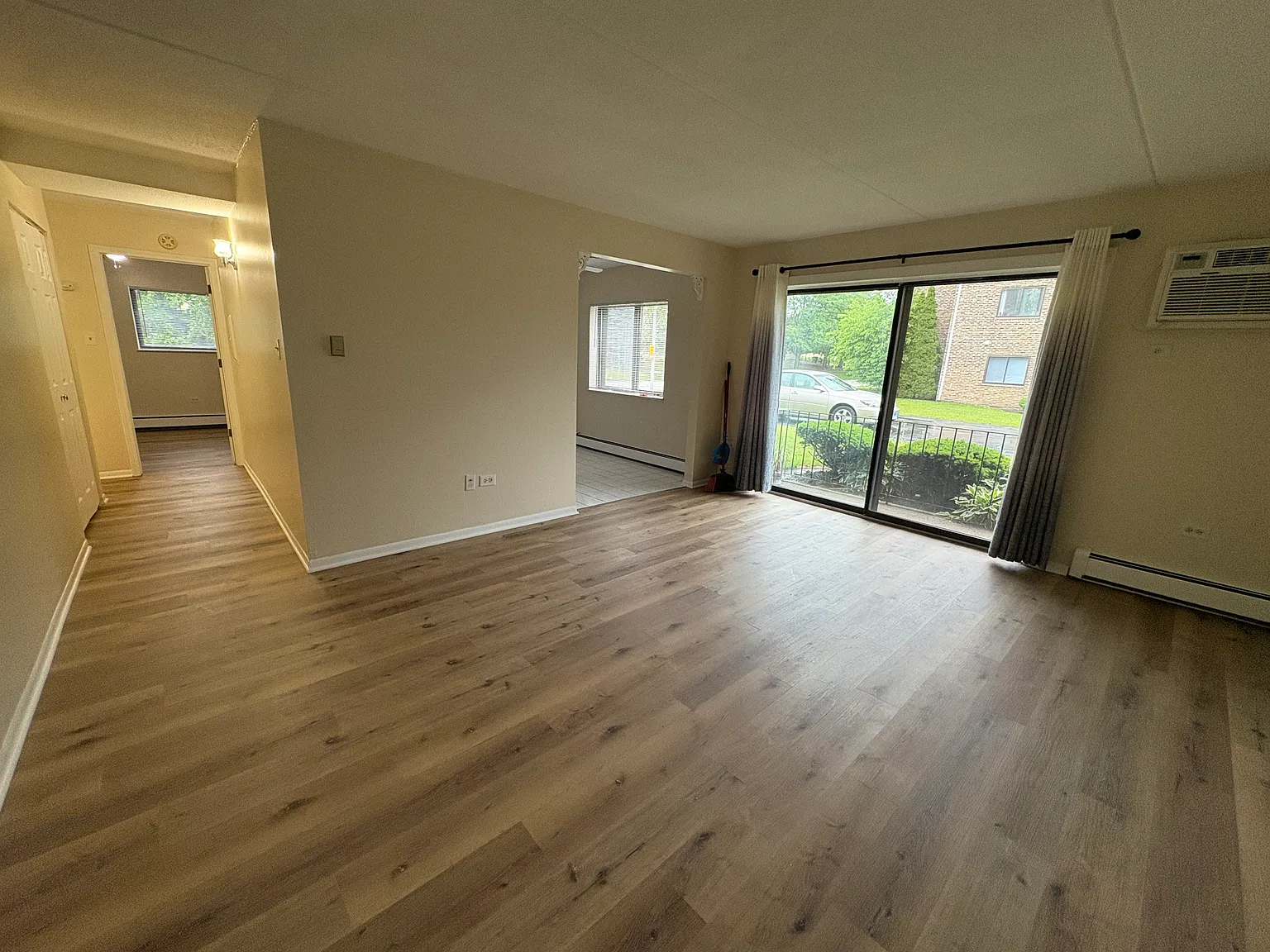 1 bed, $1,400 — Photo 3