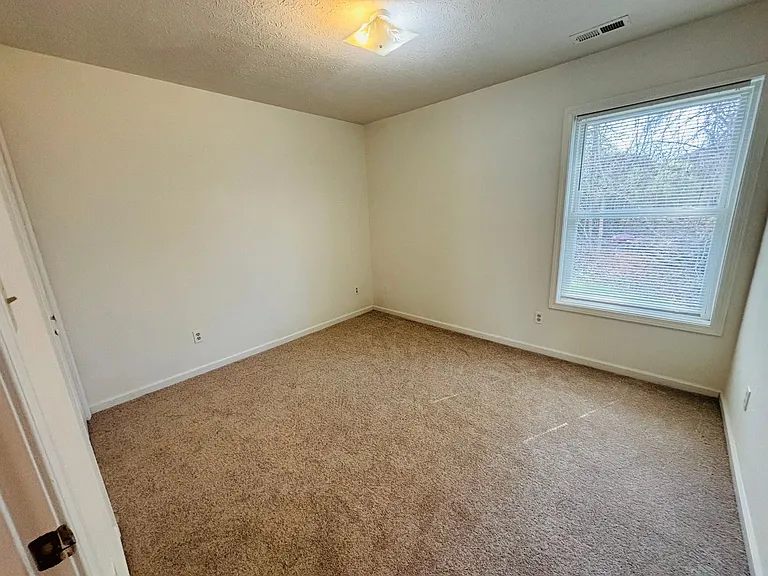 205 Freestone Dr NE — Photo 9