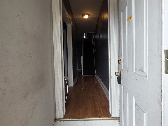 3rd image of 1518 E 28th St