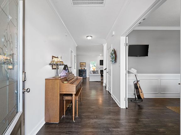4th image of 229 Ledina Ct