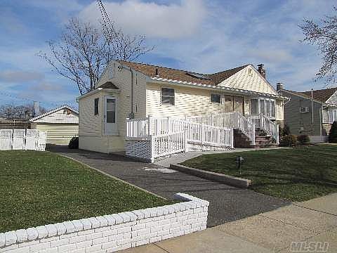 2nd image of 3313 Lawrence Ave