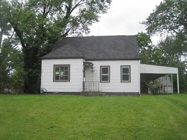 1763 Devonshire Rd photo 1