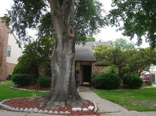8211 Clover Gardens Dr, Houston, TX 77095