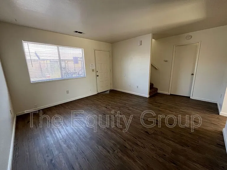 859 W Mulberry Ave #4 — Photo 2