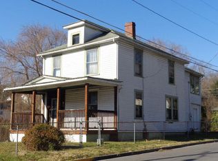 200 W Ridgeway St, Clifton Forge, VA 24422