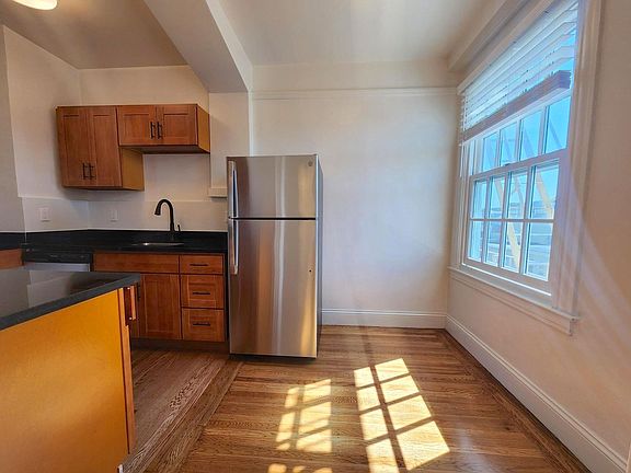 4th image of 510 26th Ave APT 402