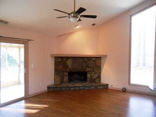 2nd image of 3226 Cedar Bluff Dr NE