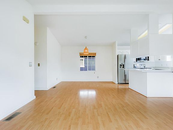 4th image of 1220 Tasman Dr Space 395