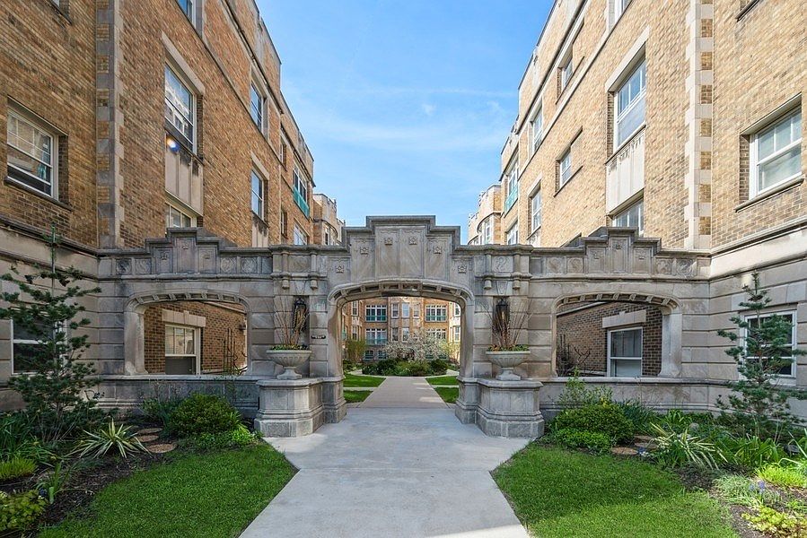 Welcome to the Midway Apartment Building Corporati