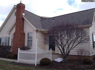107 Village Ct #107, Columbiana, OH 44408