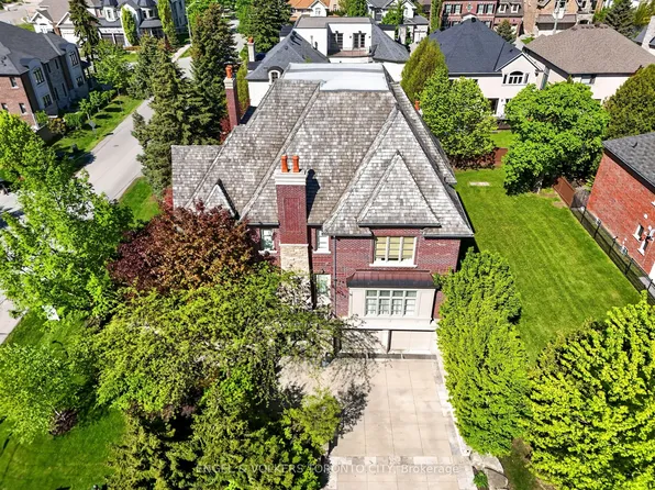 28 Long Hill Dr, Richmond Hill, ON L4E 3M5