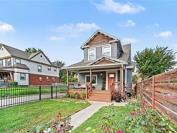 2nd image of 3012 Flora Ave