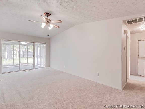 5th image of 1110 W 16th Pl
