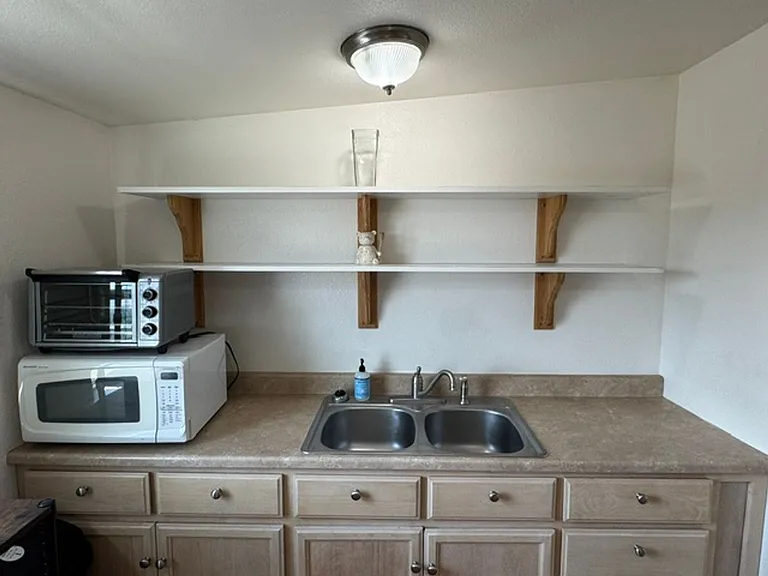 704 Indiana St — Photo 18