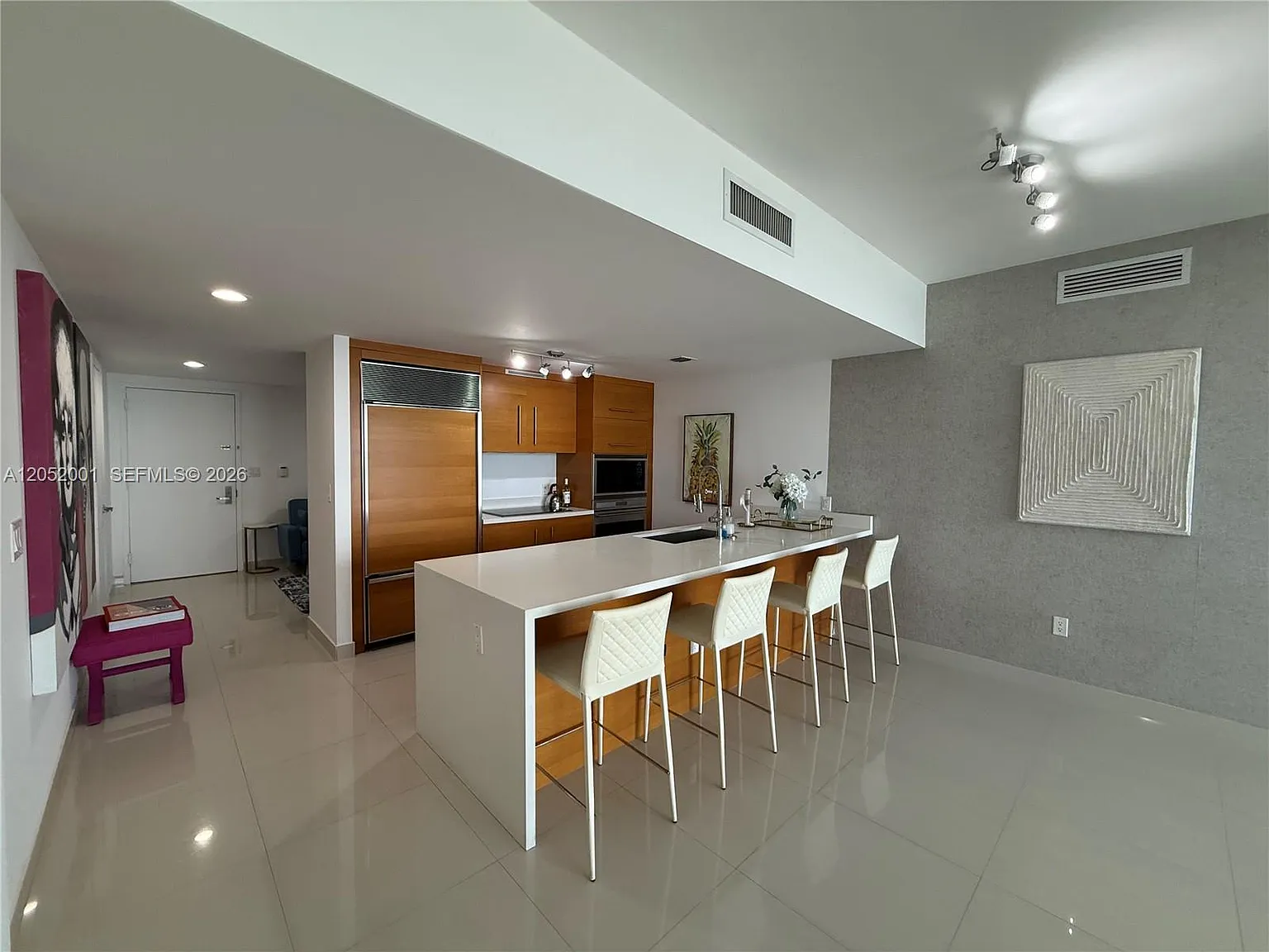 Iconbrickell Condo No 1 — Photo 2