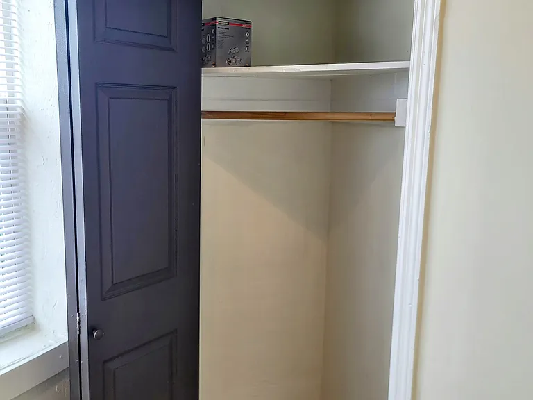 828 Campbell St — Photo 24